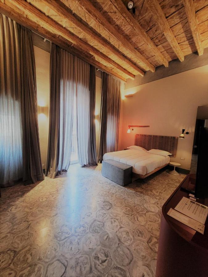 Palazzo Calo Aparthotel Бари Екстериор снимка