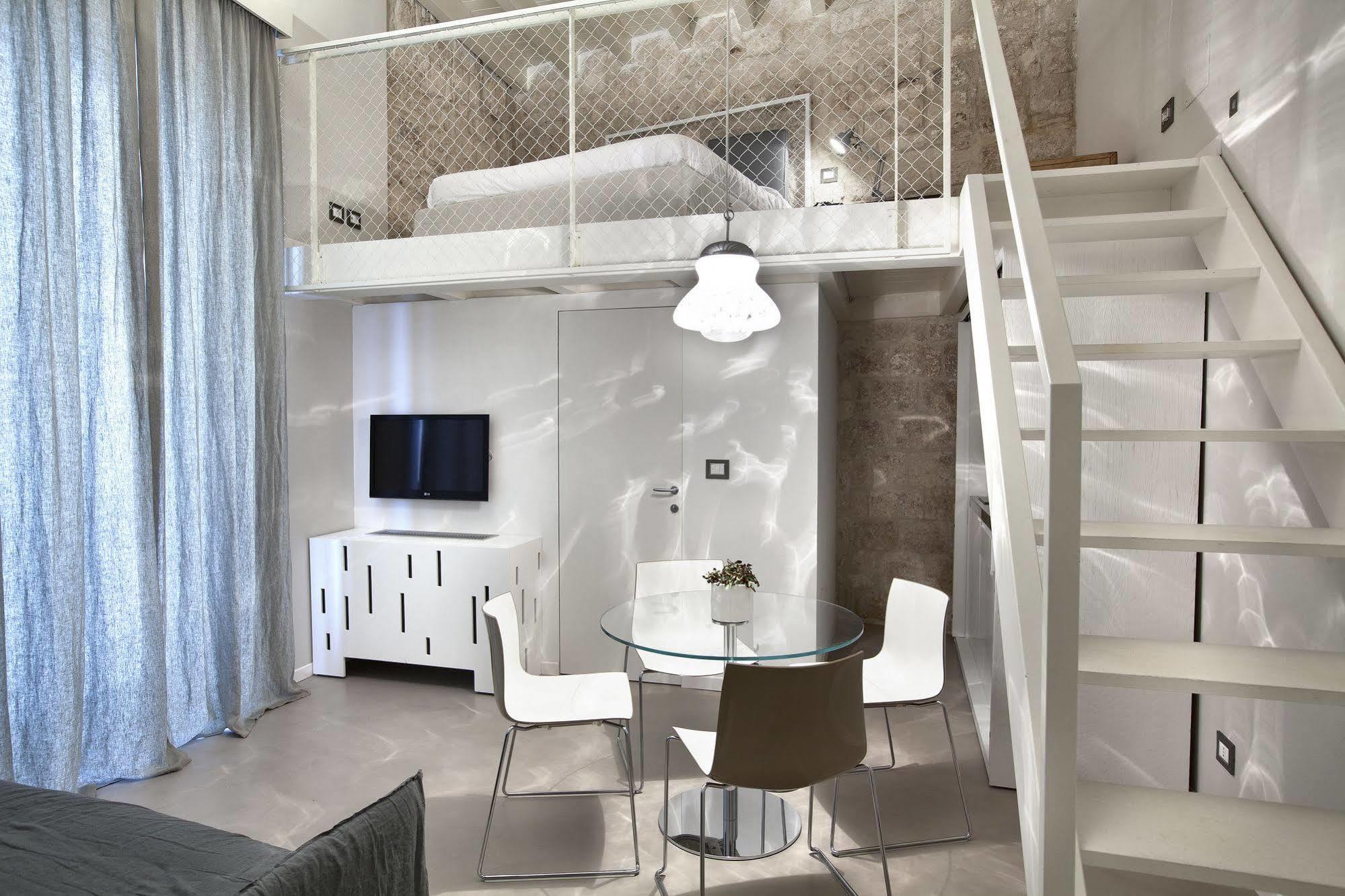 Palazzo Calo Aparthotel Бари Екстериор снимка