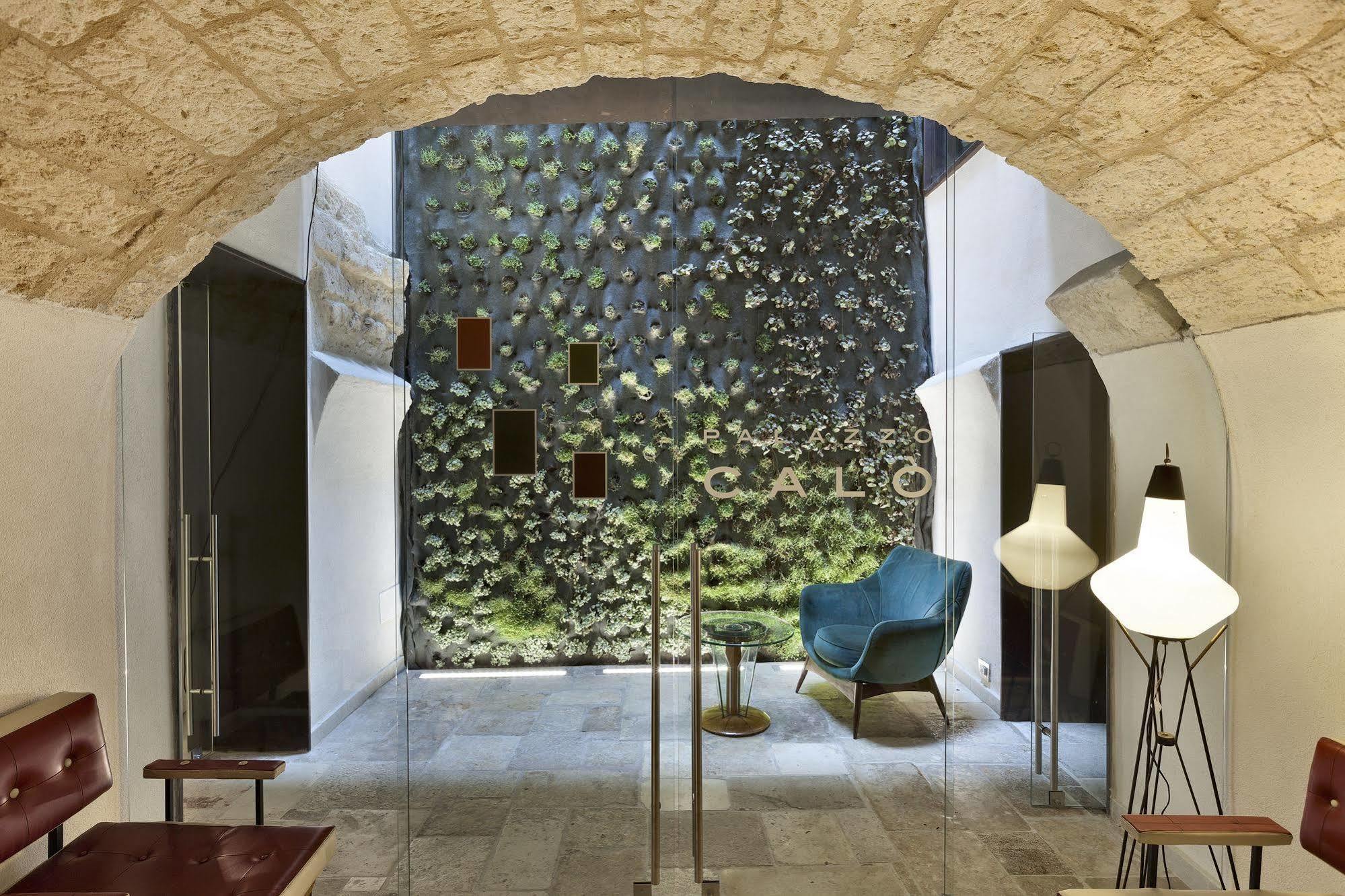 Palazzo Calo Aparthotel Бари Екстериор снимка