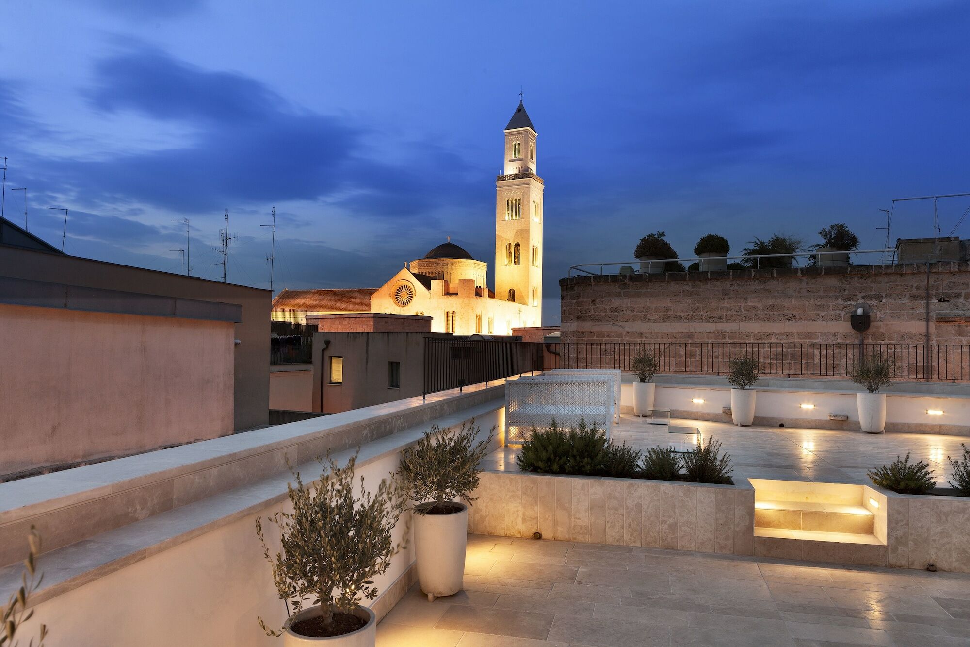 Palazzo Calo Aparthotel Бари Екстериор снимка